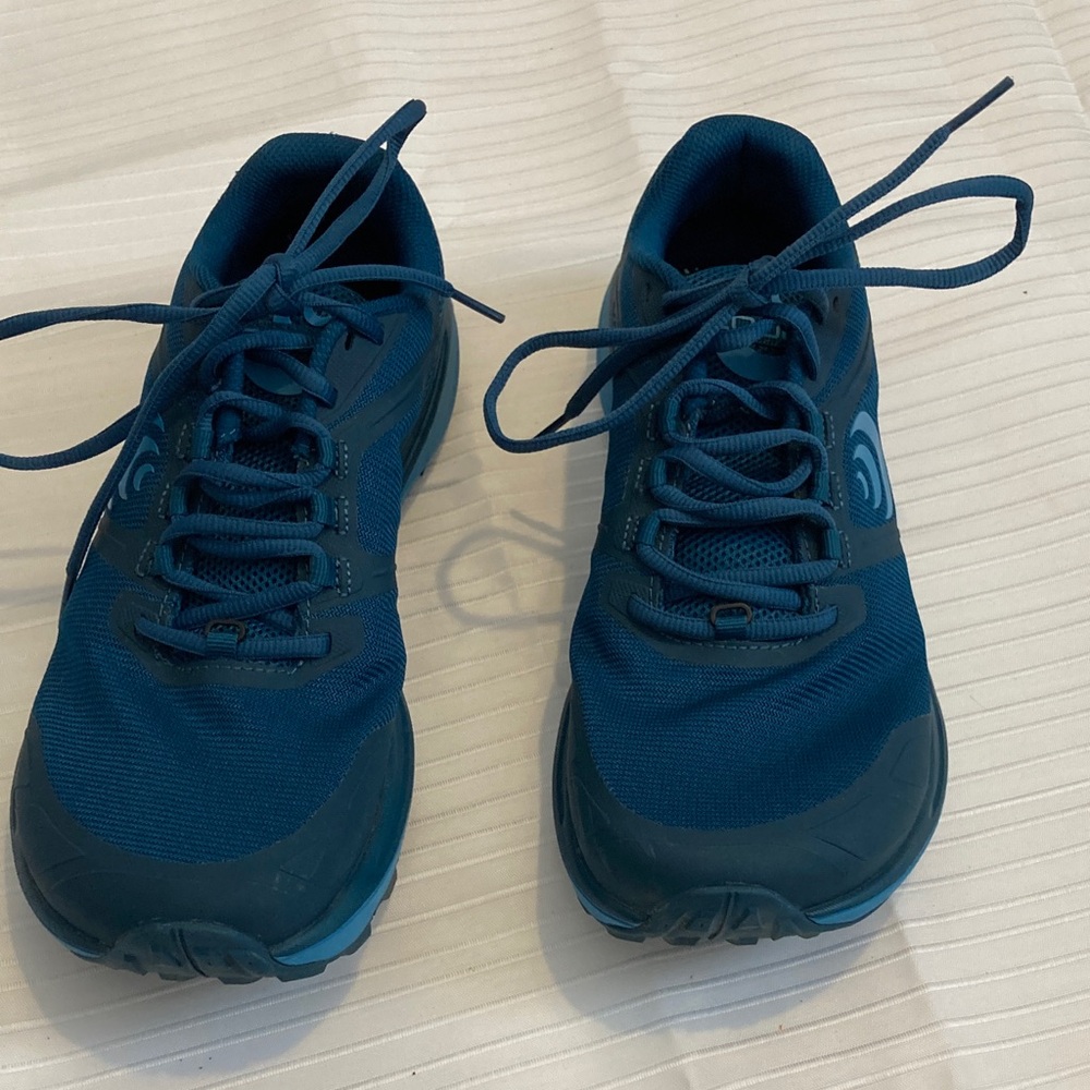 Topo Terraventure 4 Blue Women's 9 hiking shoes trailrunners - Vibram soles